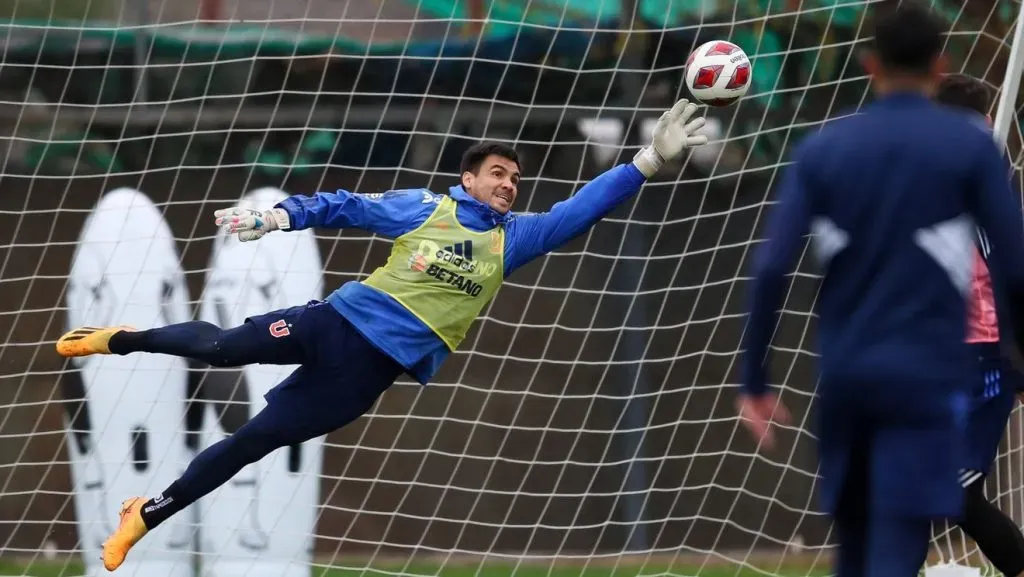 Cristopher Toselli ha esperado su oportunidad para tomar el lugar de Cristóbal Campos en la U. Foto: Comunicaciones U. de Chile.