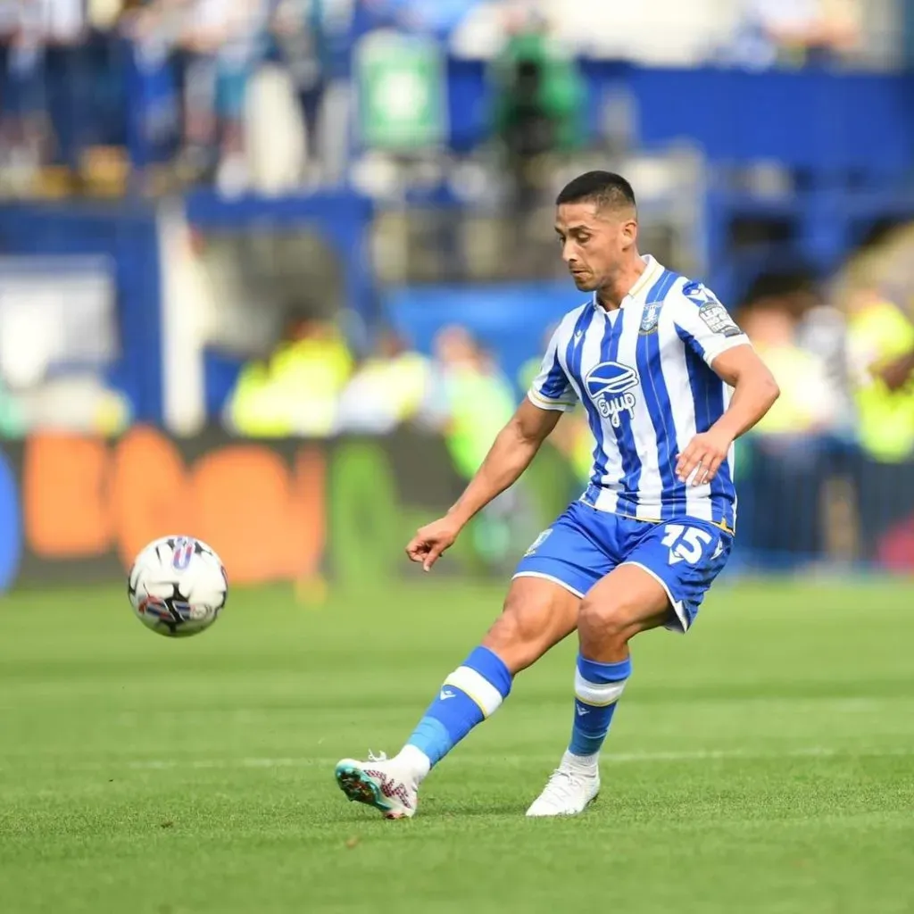 Juan Delgado y su tercer partido como titular en Sheffield Wednesday (@swfcofficial)