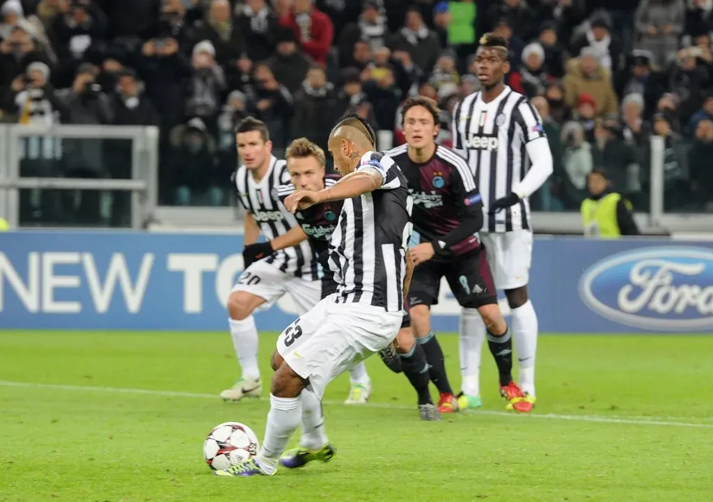 Arturo Vidal anotó un triplete en Champions League con la Juventus. Fueron dos goles de penal y un frentazo letal. Foto: Getty Images.