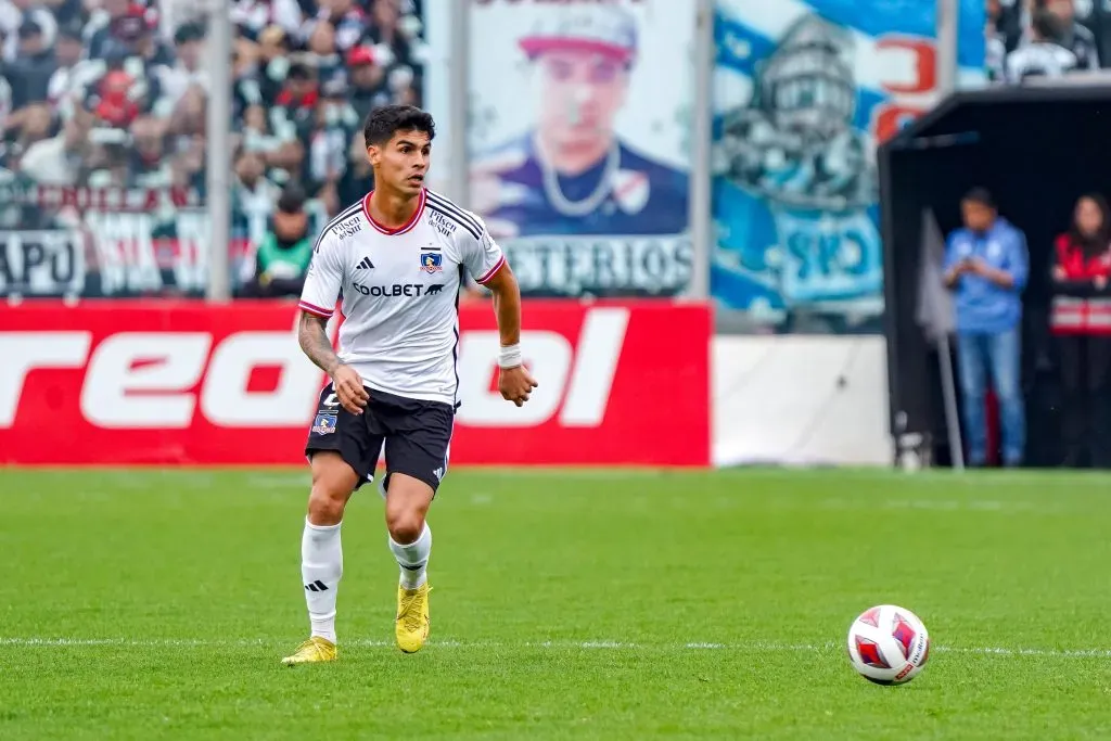 Erick Wiemberg en acción durante el triunfo de Colo Colo vs. la UC. (Guille Salazar/RedGol).