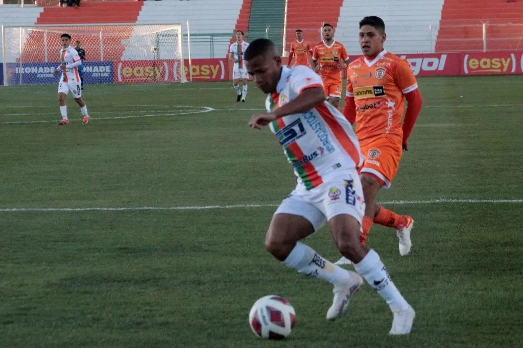 César Munder en el duelo de ida que Cobreloa le ganó a Cobresal por la final regional de la Copa Chile. (Oscar Tello/Photosport).