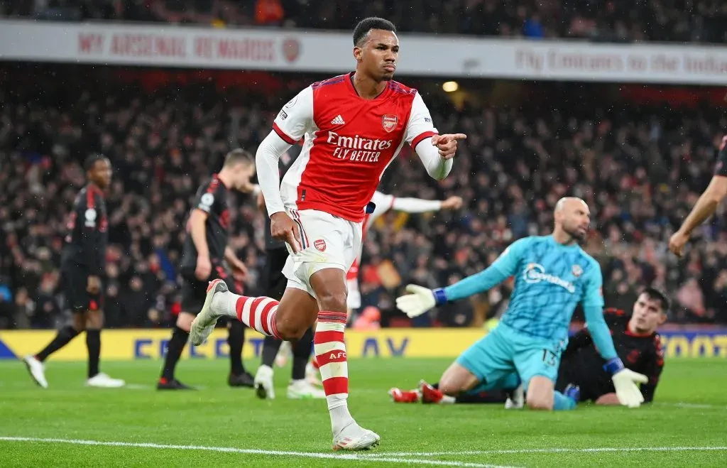 El defensor brasileño Gabriel Magalhães rechazó a Real Madrid para quedarse en Arsenal (Photo by Justin Setterfield/Getty Images).