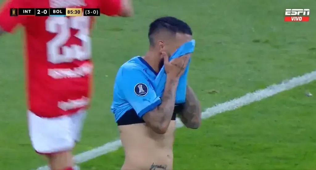 Así quedó Ronnie Fernández tras su fallo en el estadio Beira-Rio. (Captura ESPN).