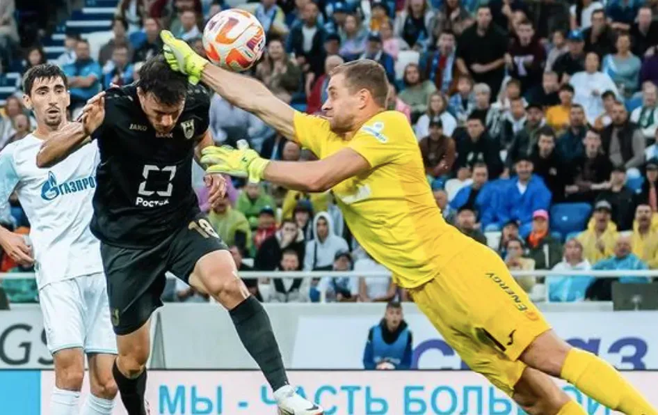 Ángelo Henríquez anotó el gol y Baltika es líder de la Copa de Rusia ante Zenit. Foto: Comunicaciones Baltika.
