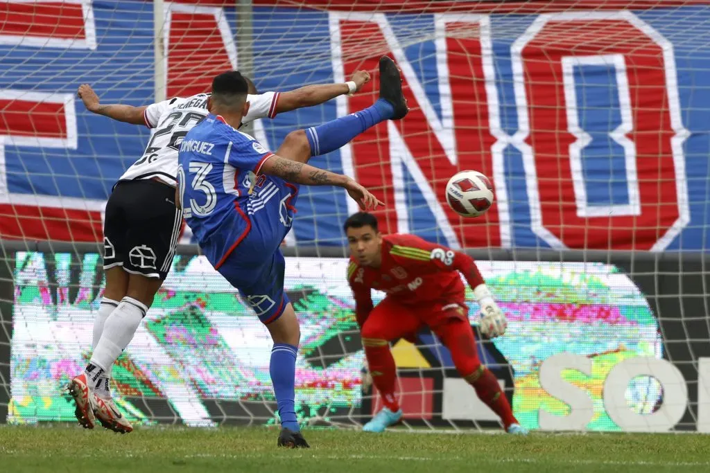 Toselli sumó su segundo partido como titular en U. de Chile. Foto: Marcelo Hernandez/Photosport