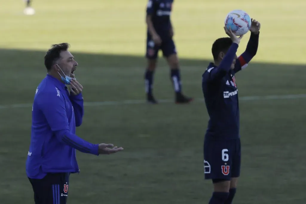 Hernán Caputto en su época como DT de Universidad de Chile. (Dragomir Yankovic/Photosport).