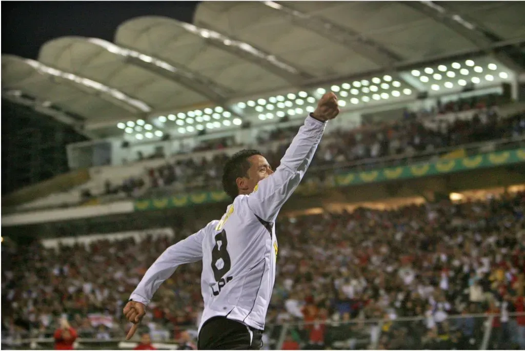 Lucas Barrios anotó 61 goles en 85 partidos con la camiseta de Colo Colo. | Foto: Photosport.