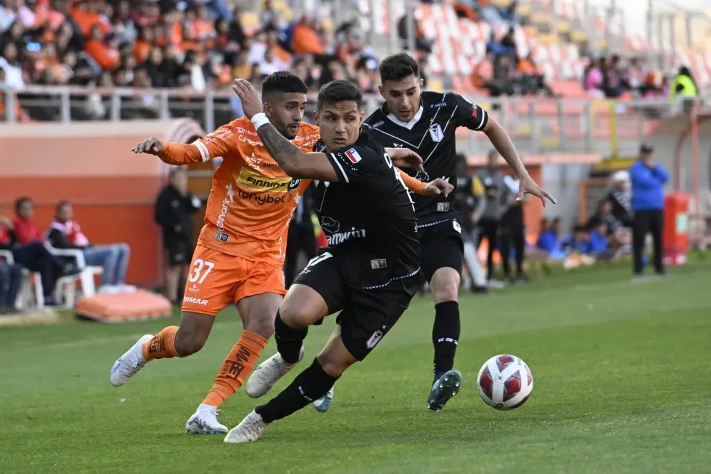 Cobreloa derrotó a Santiago Morning y dejó la tabla de posiciones de Primera B más que ajustada. Foto: Photosport.