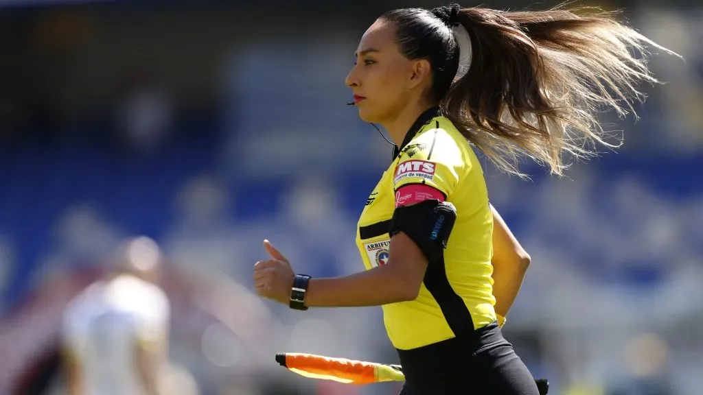 Cindy Nahuelcoy estará 30 fechas sin dirigir en el fútbol chileno. | Foto: Photosport