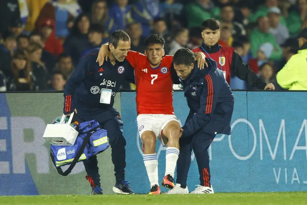 Marcelino Núñez sufrió una dura lesión en la primera fecha de las Eliminatorias Sudamericanas rumbo al Mundial 2026. | Foto: Getty