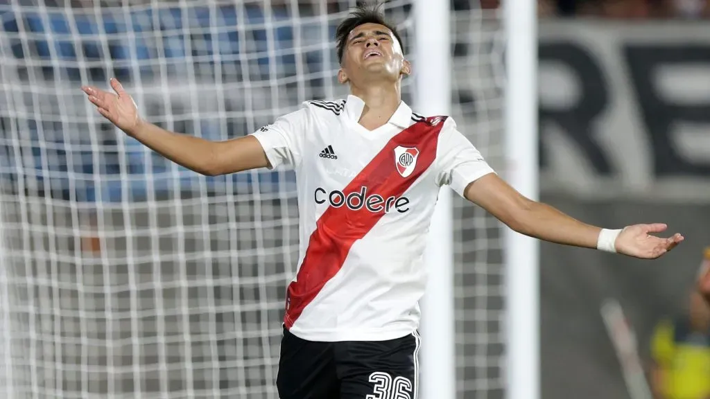 Pablo Solari puede darle una gran alegría a Colo Colo ante el interés del fútbol italiano. Foto: Getty Images.