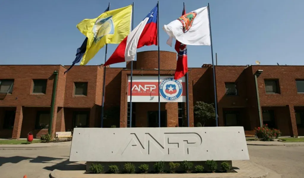 Se destapó una pelea entre representantes en el estacionamiento de la ANFP. | Foto: ANFP