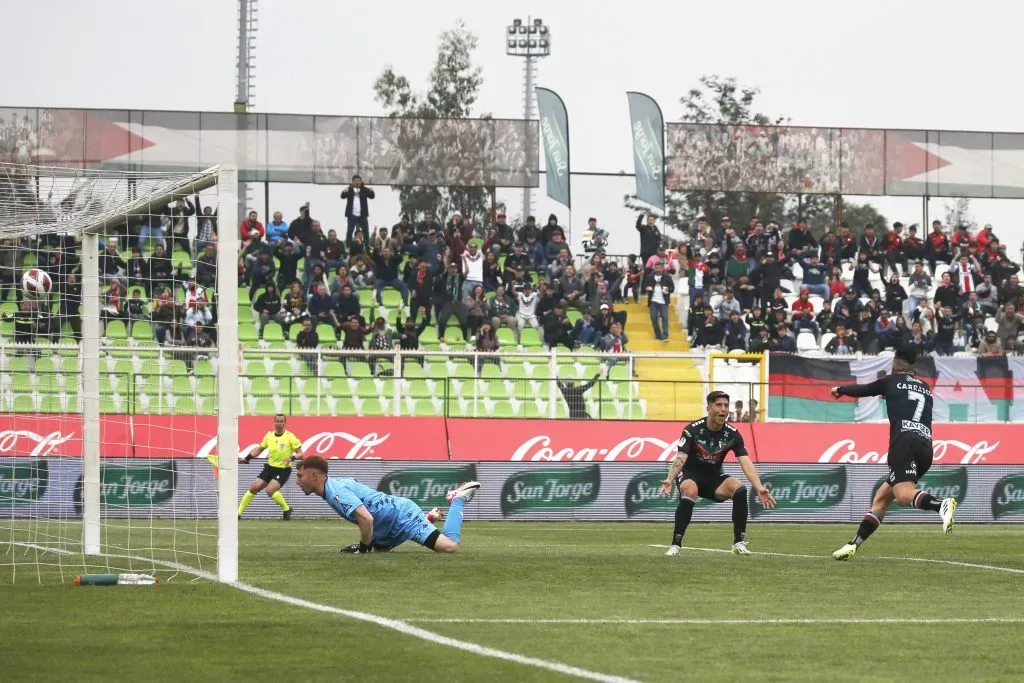 Así celebró Bryan Carrasco el golazo que le anotó a Unión Española. (Dragomir Yankovic/Photosport).