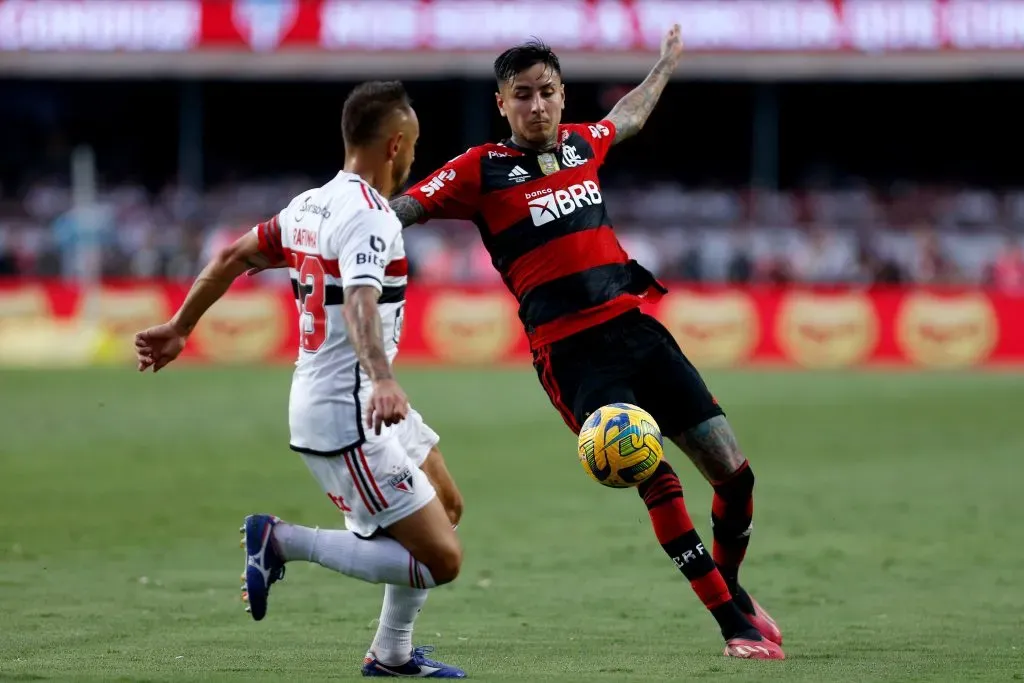 Erick Pulgar jugó en la final de la Copa de Brasil que Sao Paulo le ganó a Flamengo. | Foto: Getty