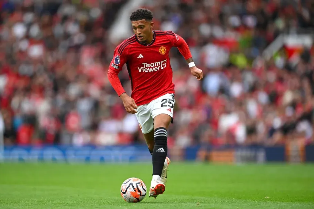 Sancho ha jugado poco y nada en esta temporada 2023 con la camiseta del Manchester United. Apenas suma tres partidos oficiales disputados. | Foto: Getty Images.