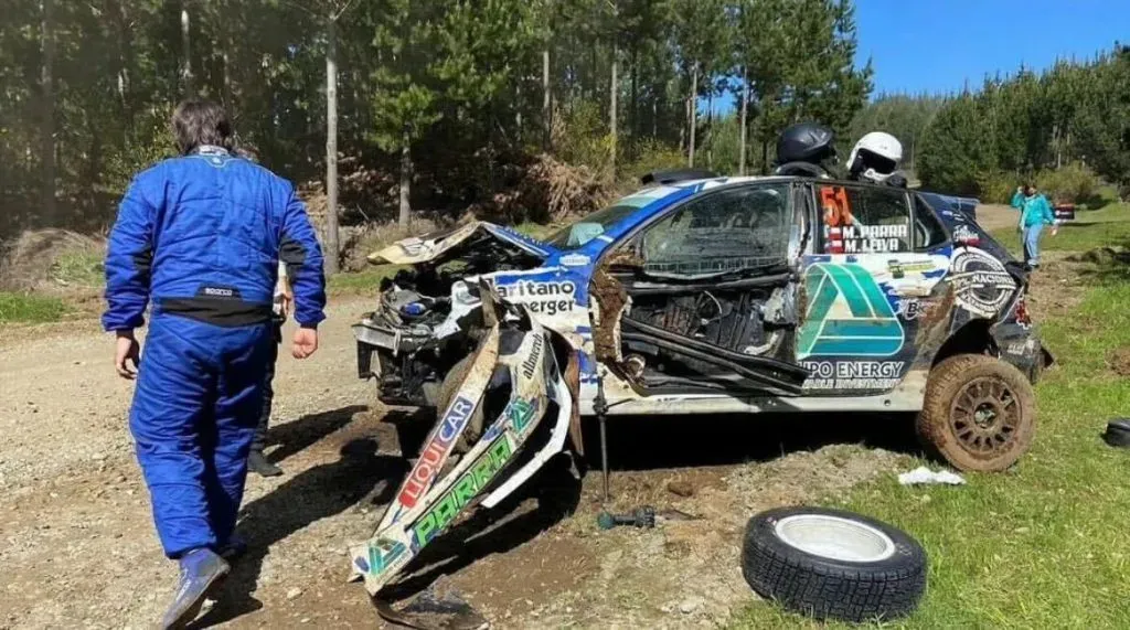 Así quedó el auto en el que iban Mario Parra y Matías Leiva. | Foto: Instagram WRC Chile