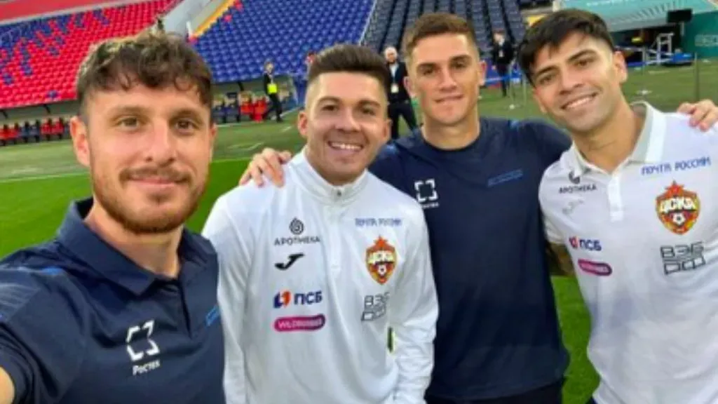 Ángelo Henríquez, Víctor Felipe Méndez, Guillermo Soto y Víctor Dávila compartieron en la previa del partido. Foto: Instagram.