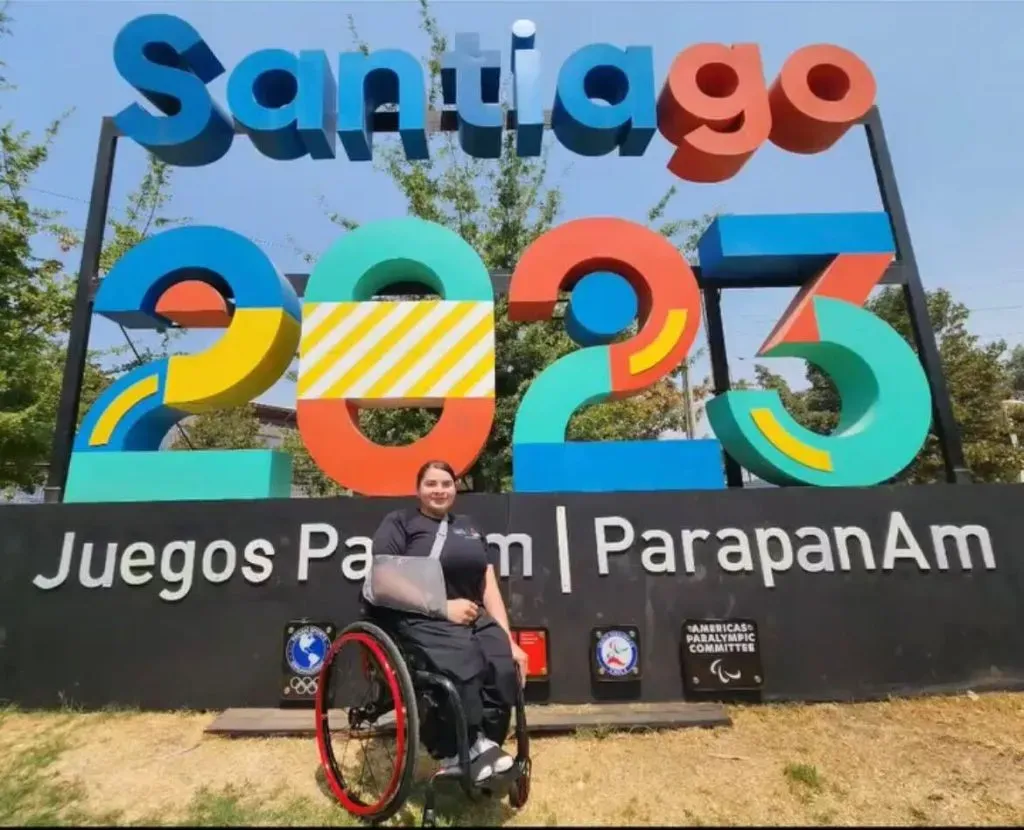 Camila Campos comienza su concentración para Santiago 2023 este 8 de octubre. | Foto: Instagram @rueditas.powrlifting