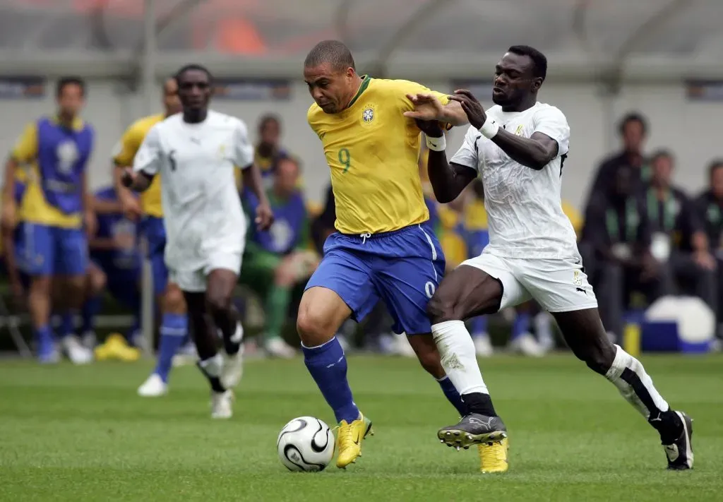 La leyenda brasileña eligió la oncena idea de la historia del fútbol, y en delantera se incluyó junto a otros dos compatriotas. | Foto: Getty