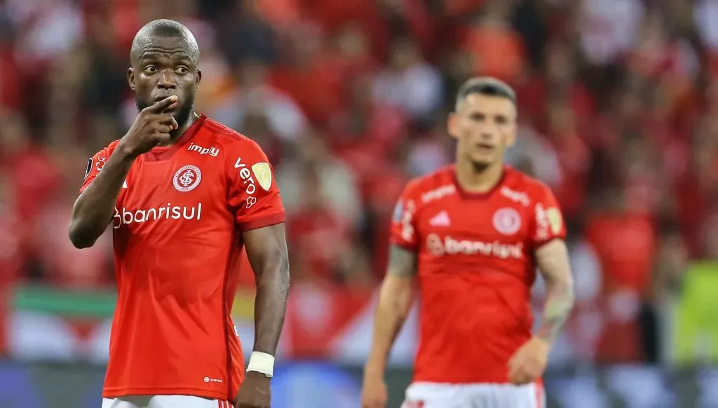 Charles Aránguiz e Inter de Porto Alegre se quedaron sin final de Copa Libertadores. Foto: Getty Images.