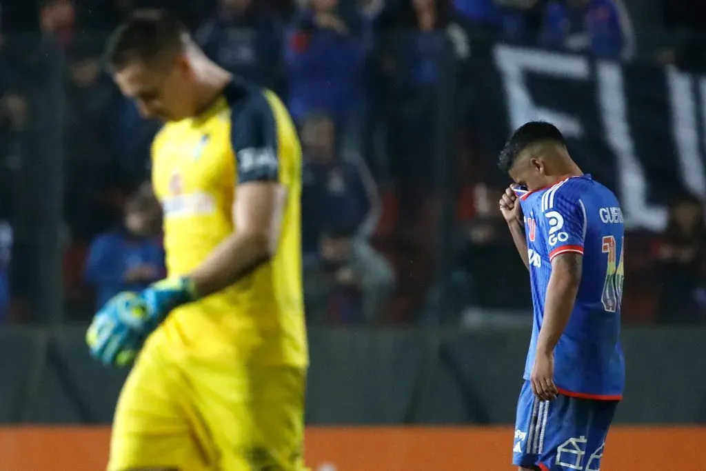Así se fue Nicolás Guerra al ser expulsado. (Jonnathan Oyarzun/Photosport).