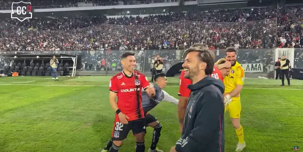 Así se vio la “Gran Jarita” de Jordhy Thompson en la cámara que grabó el Lado B de la victoria alba ante Cobreloa. (Captura YouTube Colo Colo).