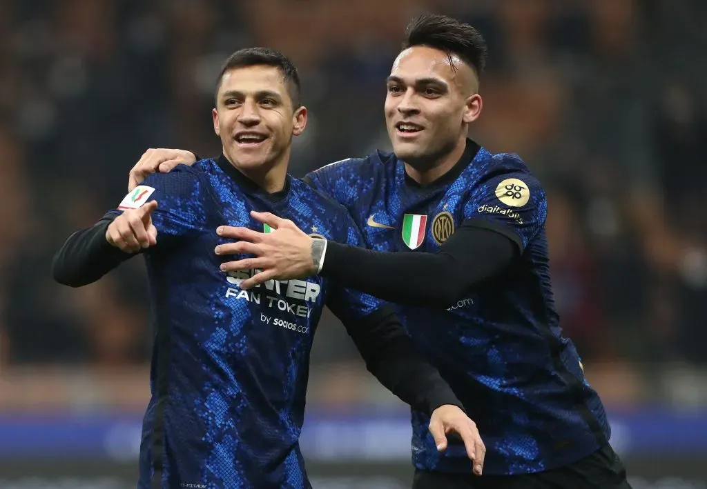 Alexis Sánchez y Lautaro Martínez se reencuentran como dupla de ataque titular del Inter. Foto: Getty Images.