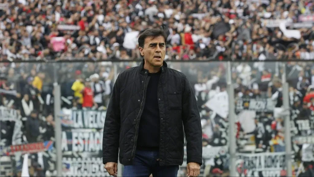 Gustavo Quinteros termina su contrato en diciembre de 2023. ¿Seguirá el año siguiente?. Foto: Photosport.