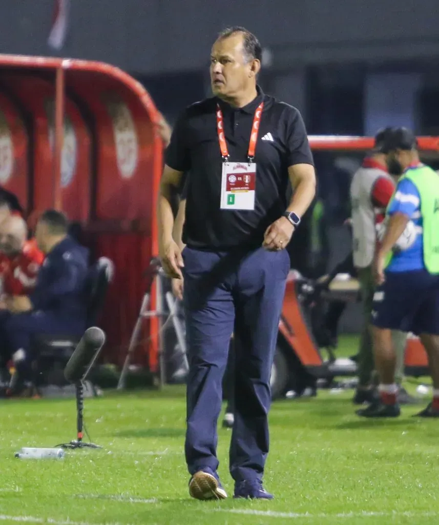 Juan Reynoso, actual entrenador de Perú (Getty Images)