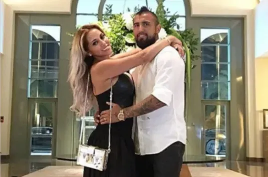 Arturo Vidal y Marité Matus se dieron con todo por sus hijos.