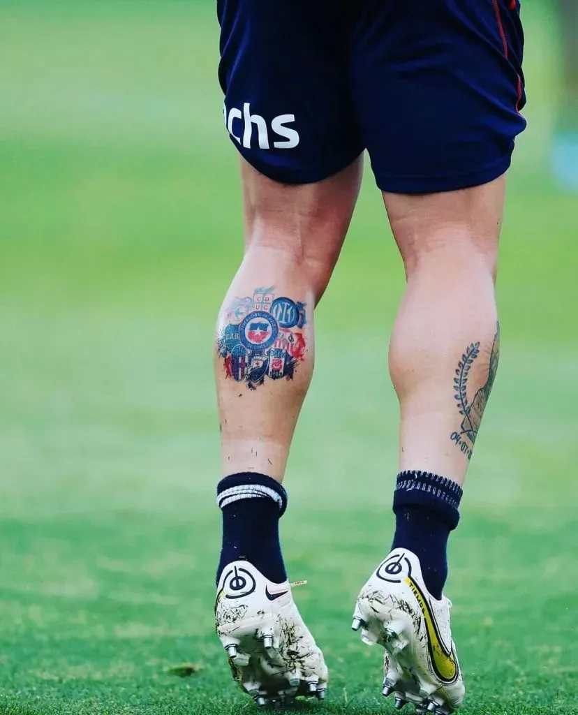 El tatuaje en la pierna izquierda de Gary Medel. Foto: La Roja.