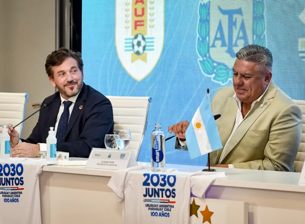 Alejandro Domínguez y Claudio Tapia en postulación para Mundial 2030 (Getty Images)
