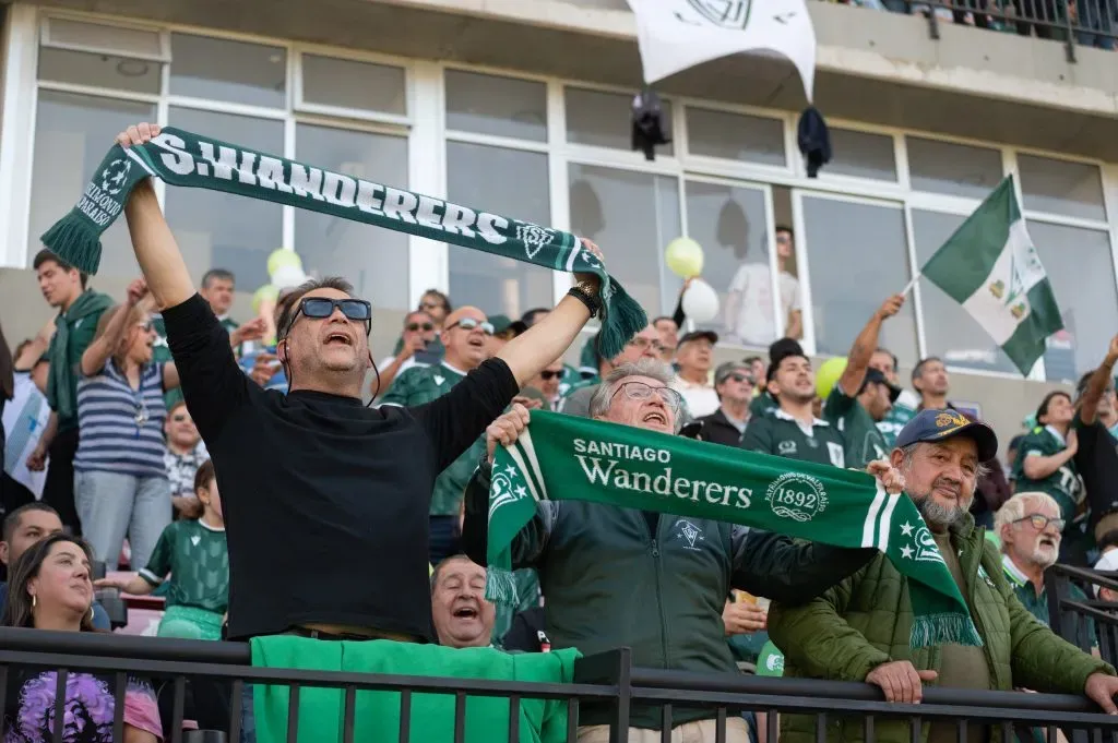 Todavía no está definida la presencia de hinchas caturros en la definición de la Primera B. | Foto: Photosport.