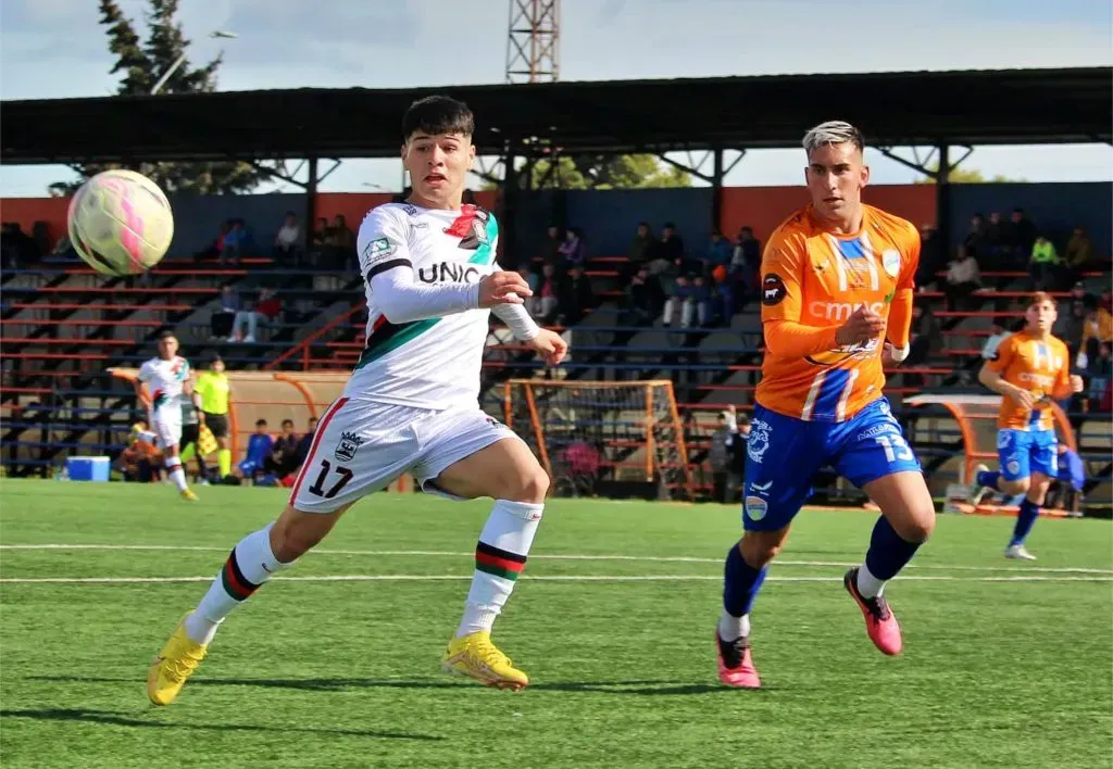 Lota Schwager lleva diez triunfos al hilo sin jugar un sólo partido. ¿La razón? Sus rivales no se presentaron a jugar, generando una insólita situación en el fútbol chileno.