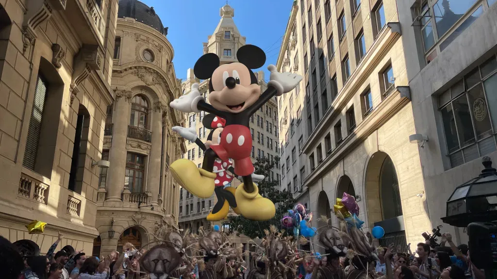 Este año los personajes de Disney se tomarán las calles de la capital.