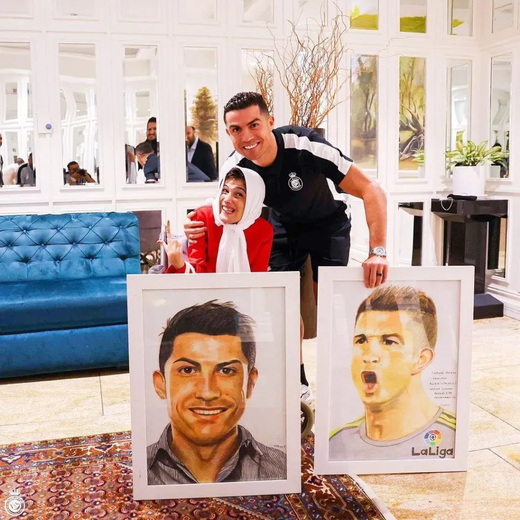 Cristiano Ronaldo compartió con la pintora Fatima Hamami | Twitter