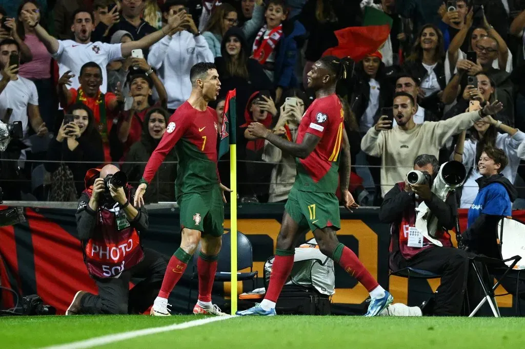 Cristiano Ronaldo sigue siendo clave para la selección portuguesa a pesar de sus 38 años y de jugar en la liga de Arabia Saudita. | Foto: Getty Images.