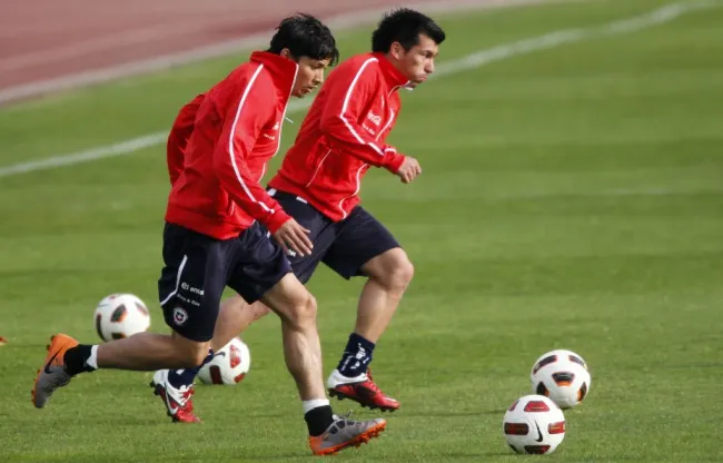 Gary Medel también dirá presente en la despedida de Matías Fernández. | Foto: Photosport.