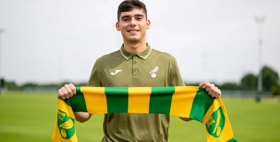 Vicente Reyes fue oficializado como refuerzo del Norwich City en julio de 2023.