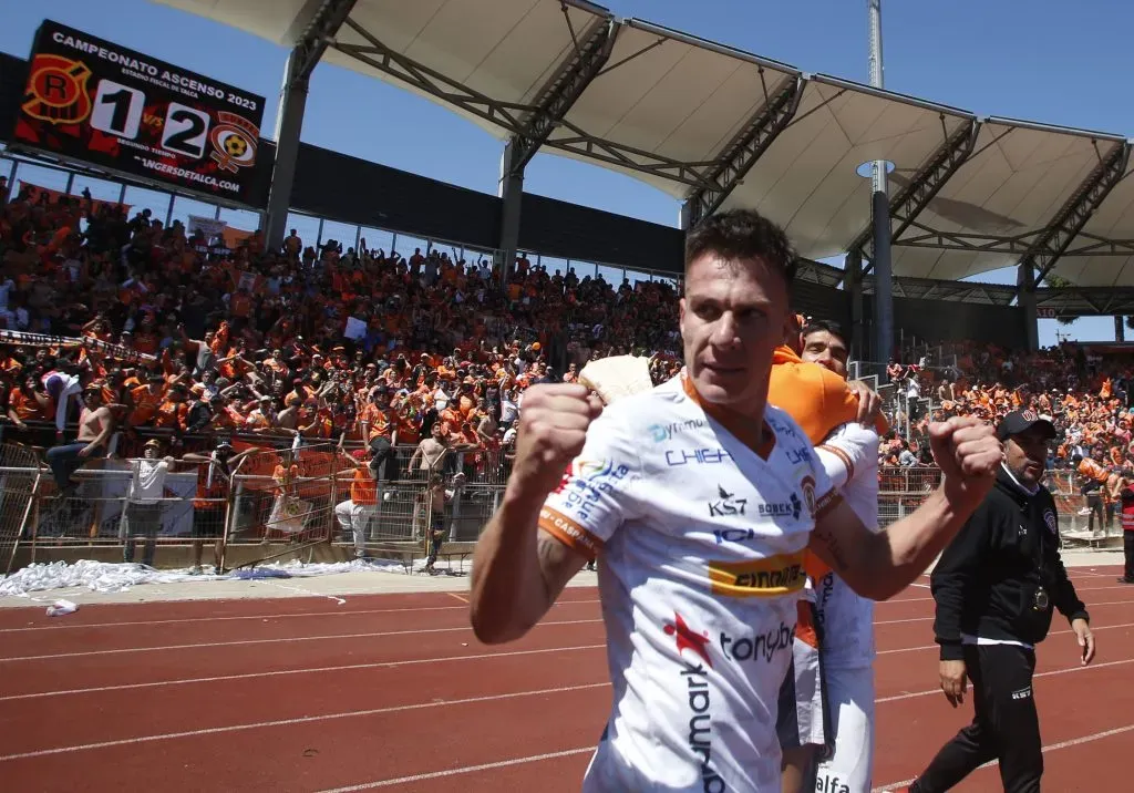 Cristian Insaurralde fue el gran héroe de Cobreloa en el Fiscal de Talca. El delantero argentino-paraguayo anotó el agónico 2-1 para los loínos. | Foto: Photosport.