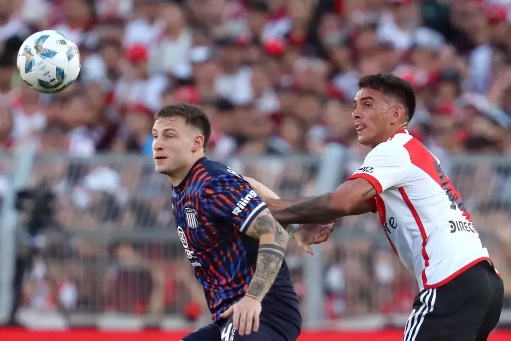 Bruno Barticciotto ante River Plate. (Marcos Brindicci/Getty Images).