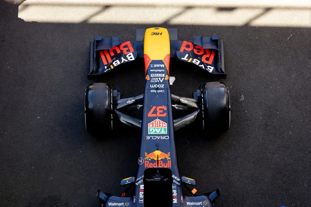 La experiencia de ver pasar el RB7, modelo de la escudería Red Bull Racing, lo podrán disfrutar en las calles de Santiago. Foto: Red Bull Content Pool.