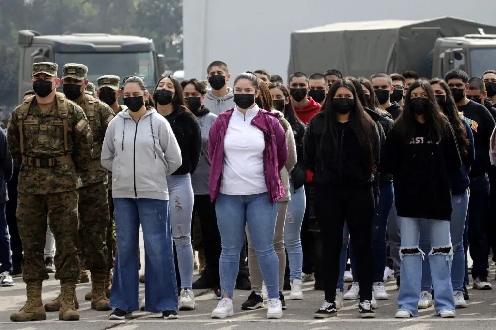 Santiago, 22 de Abril 2022. Ceremonia central de acuartelamiento año 2022, con la finalidad de dar inicio al proceso del Servicio Militar | Foto: Javier Salvo/Aton Chile