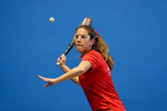 Rosario Valderrama ganó bronce en pelota vasca.