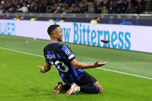 Gol y festejo de Alexis Sánchez en Champions League contra Salzburgo.