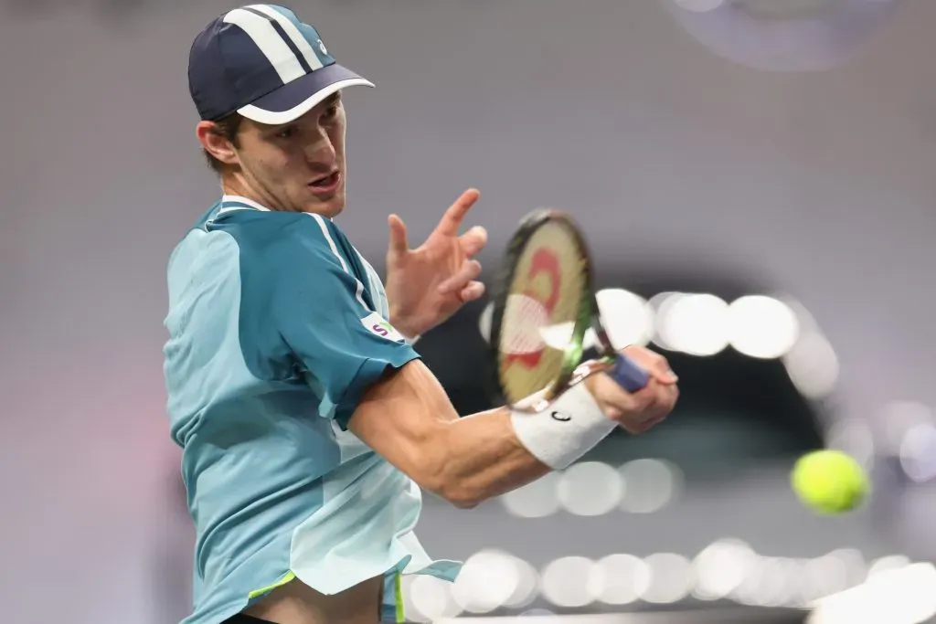 Nicolás Jarry se estrenó este martes 24 de octubre en el ATP 500 de Basilea. | Foto: Getty