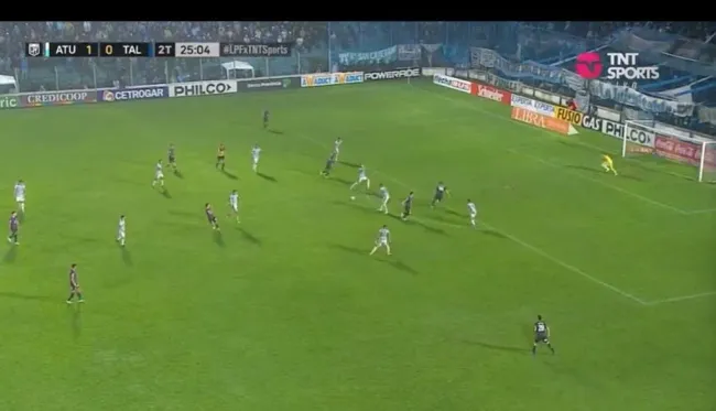 El gran pase de Depietri a Barticciotto. (Captura TNT Sports).