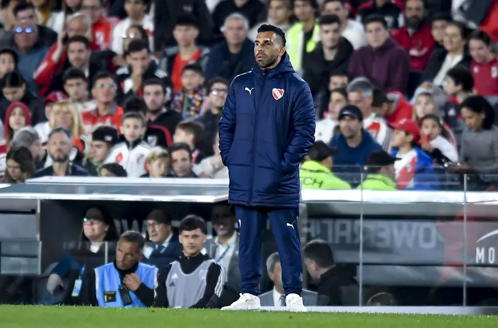 Carlos Tevez en el duelo ante River Plate que Independiente perdió sin apelaciones. (Marcelo Endelli/Getty Images).