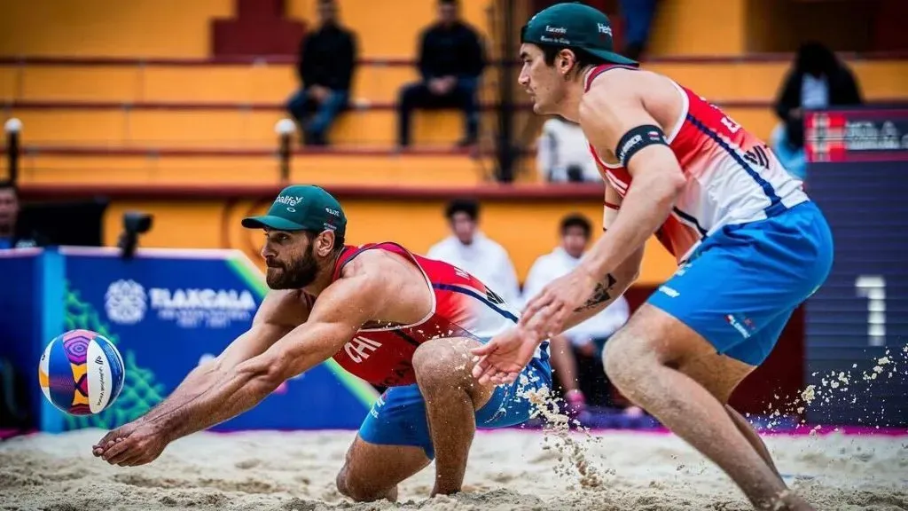 Los primos Grimalt cayeron en semis del vóleibol playa de Santiago 2023. | Foto: Photosport