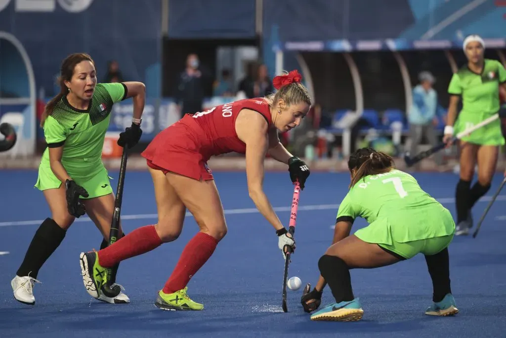 La selección chilena femenina de hockey césped se estrenó con triunfo por 10-0 contra México.